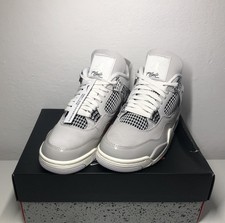 Jordan 4 Retro Frozen Moments